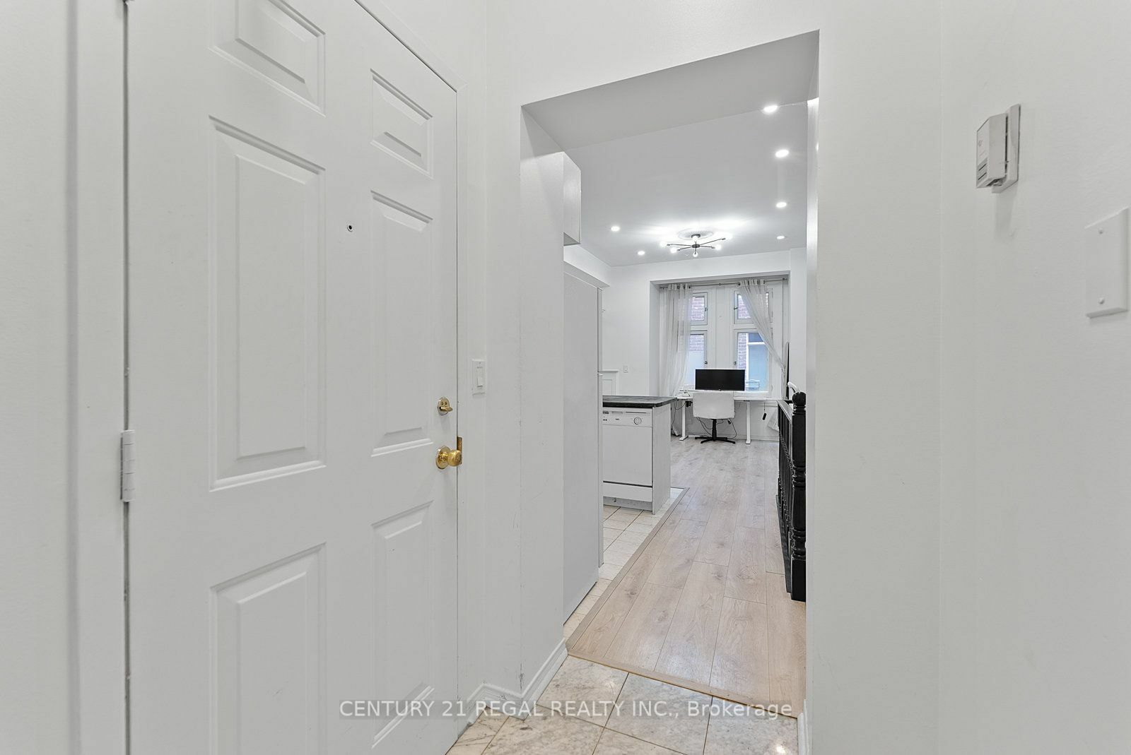 Property Photo:  228 St George St E 3  ON M5R 2N5 