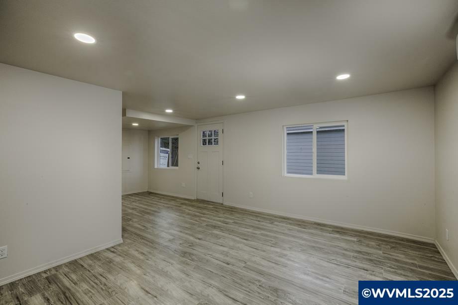 Property Photo:  522 Gerth St NW  OR 97304 