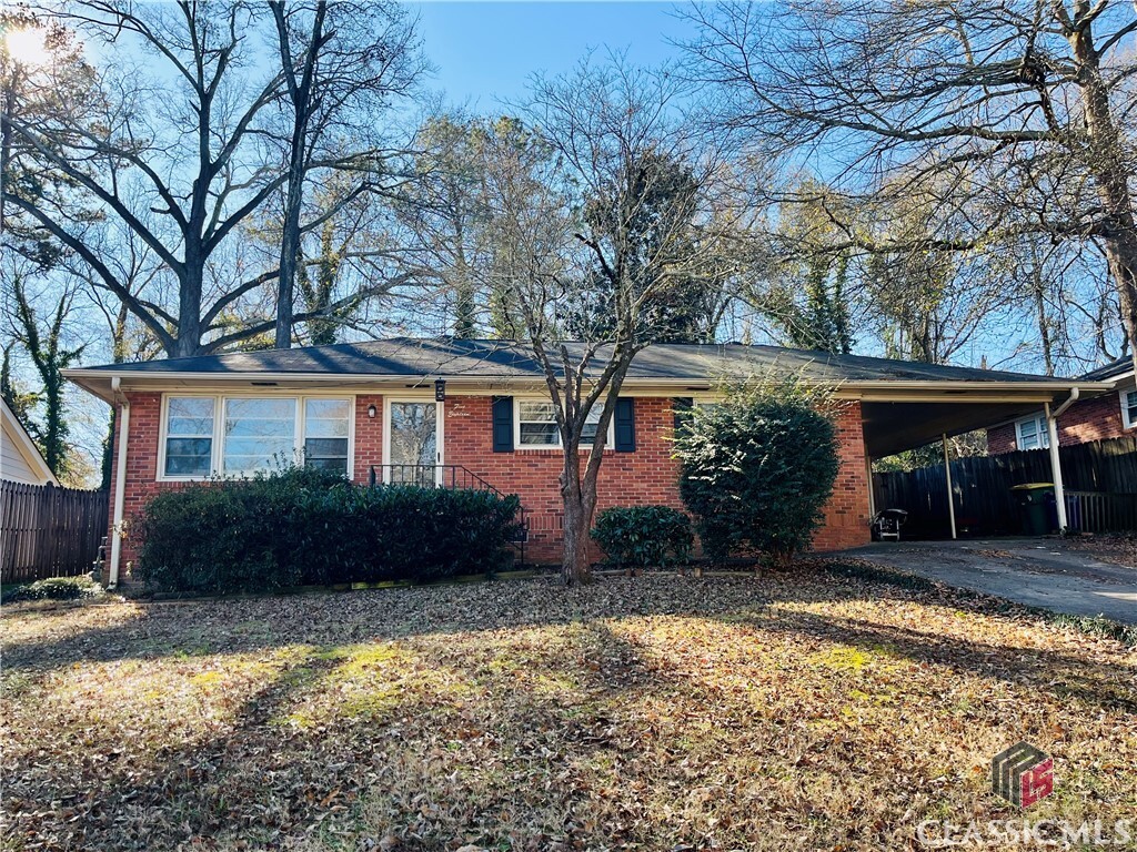 Property Photo: 518 Woodland Hills Drive GA 30606