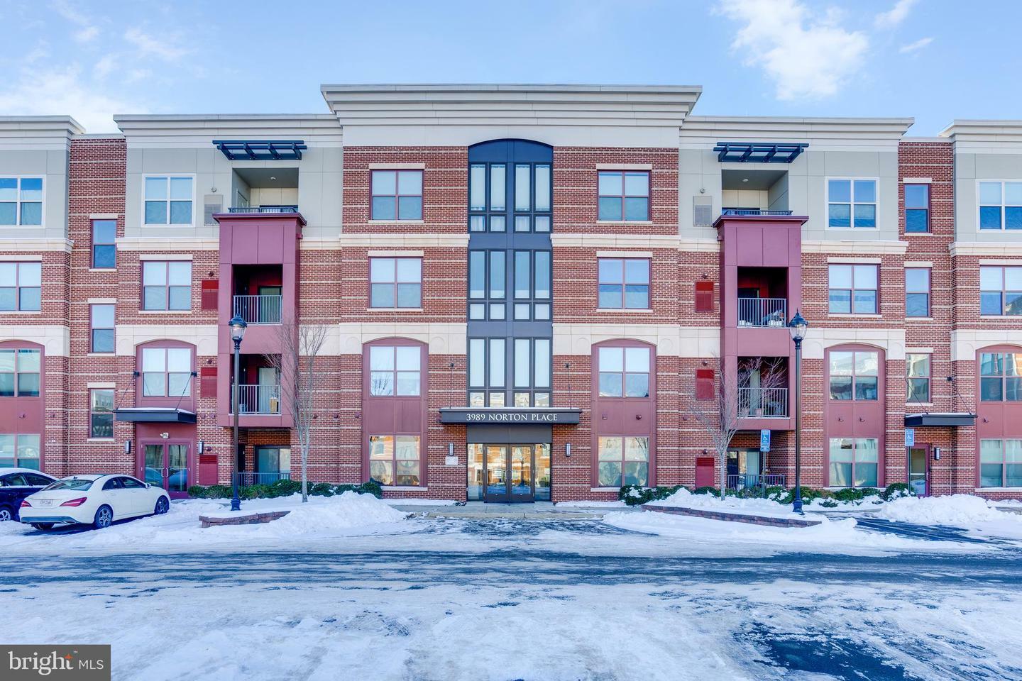 Property Photo: 3989 Norton Place 305 VA 22030