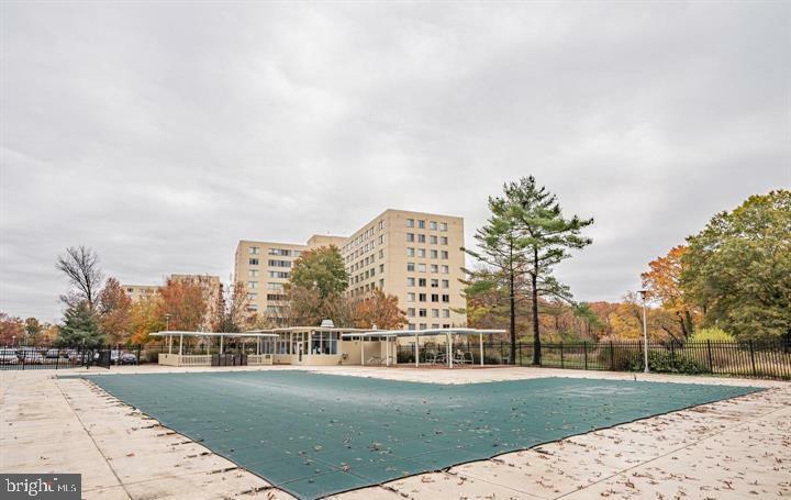 Property Photo: 6631 Wakefield Drive 707 VA 22307
