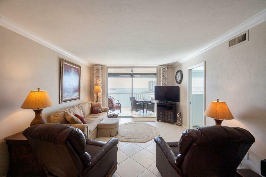 Property Photo: 901 Collier Court 5-903 FL 34145
