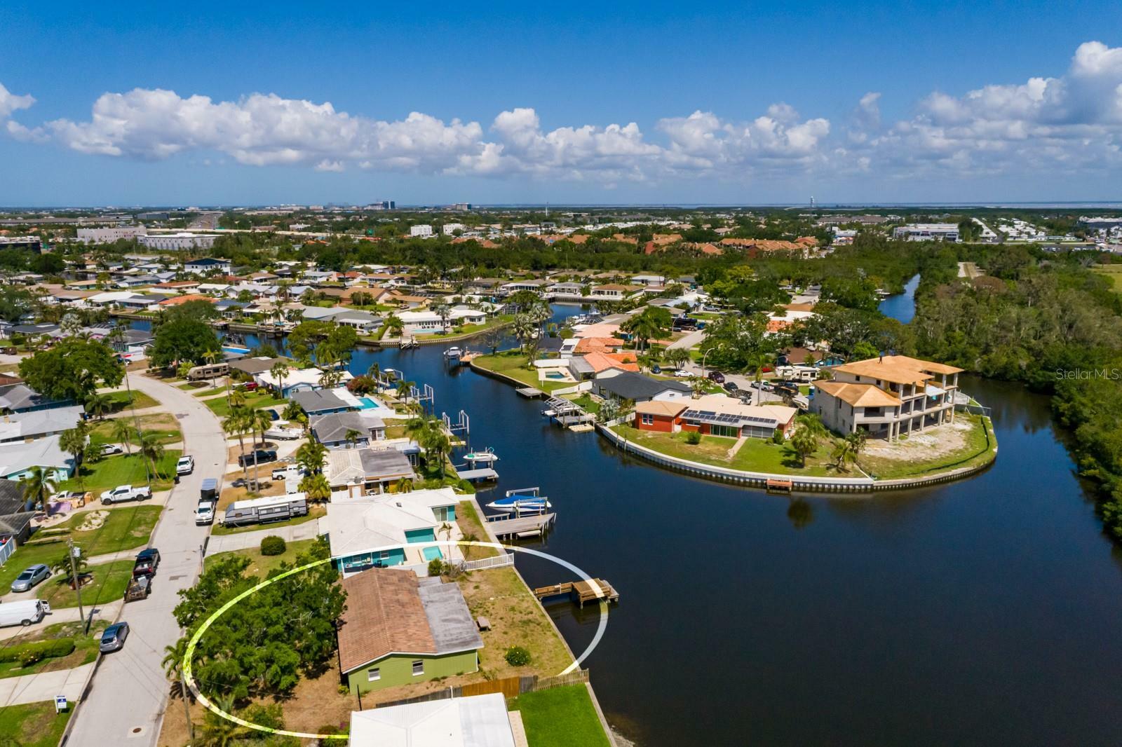 Property Photo: 9439 Sun Isle Drive NE FL 33702