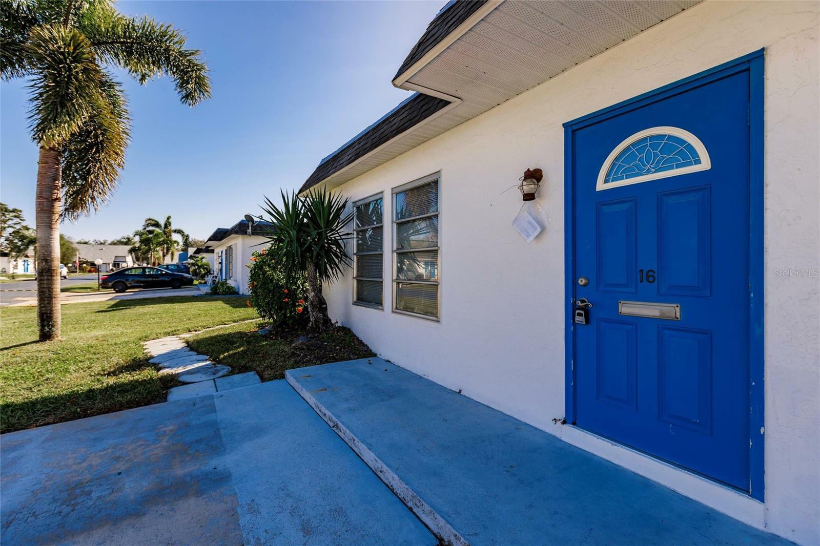 Property Photo:  16 Tangerine Court  FL 33936 