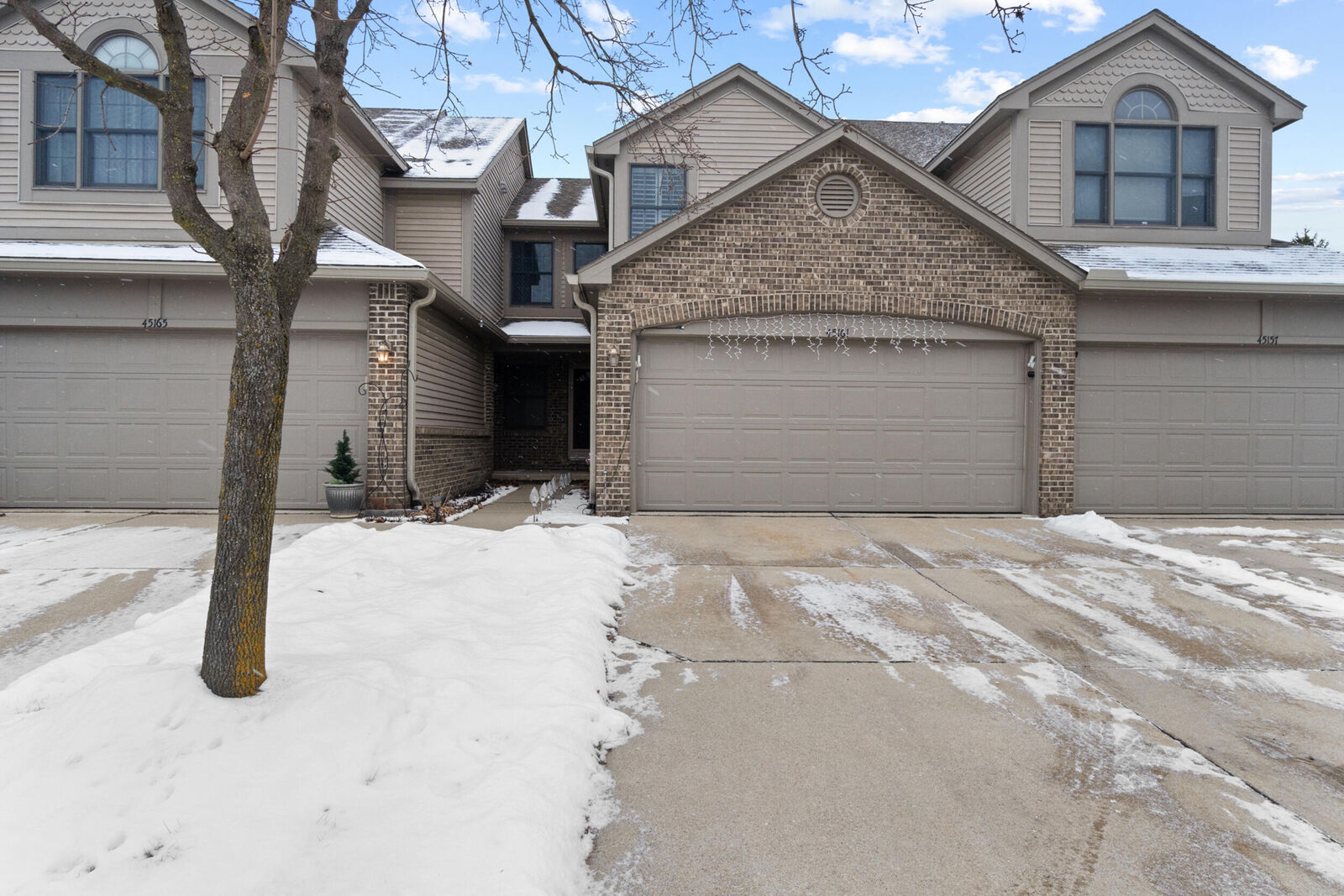 Property Photo: 45161 Horseshoe Circle MI 48187