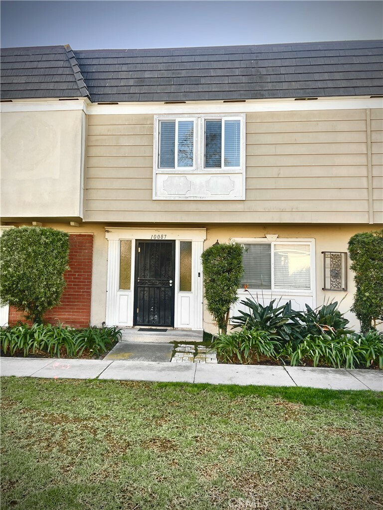 Property Photo:  10087 San Pablo Court  CA 92708 