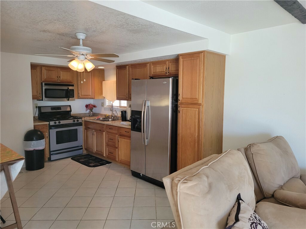 Property Photo:  100 Marina Drive 2  CA 92363 