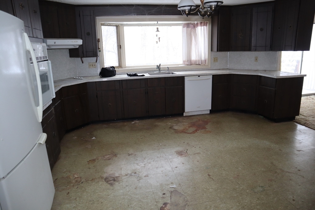 Property Photo:  196 Chapin  MA 01749 