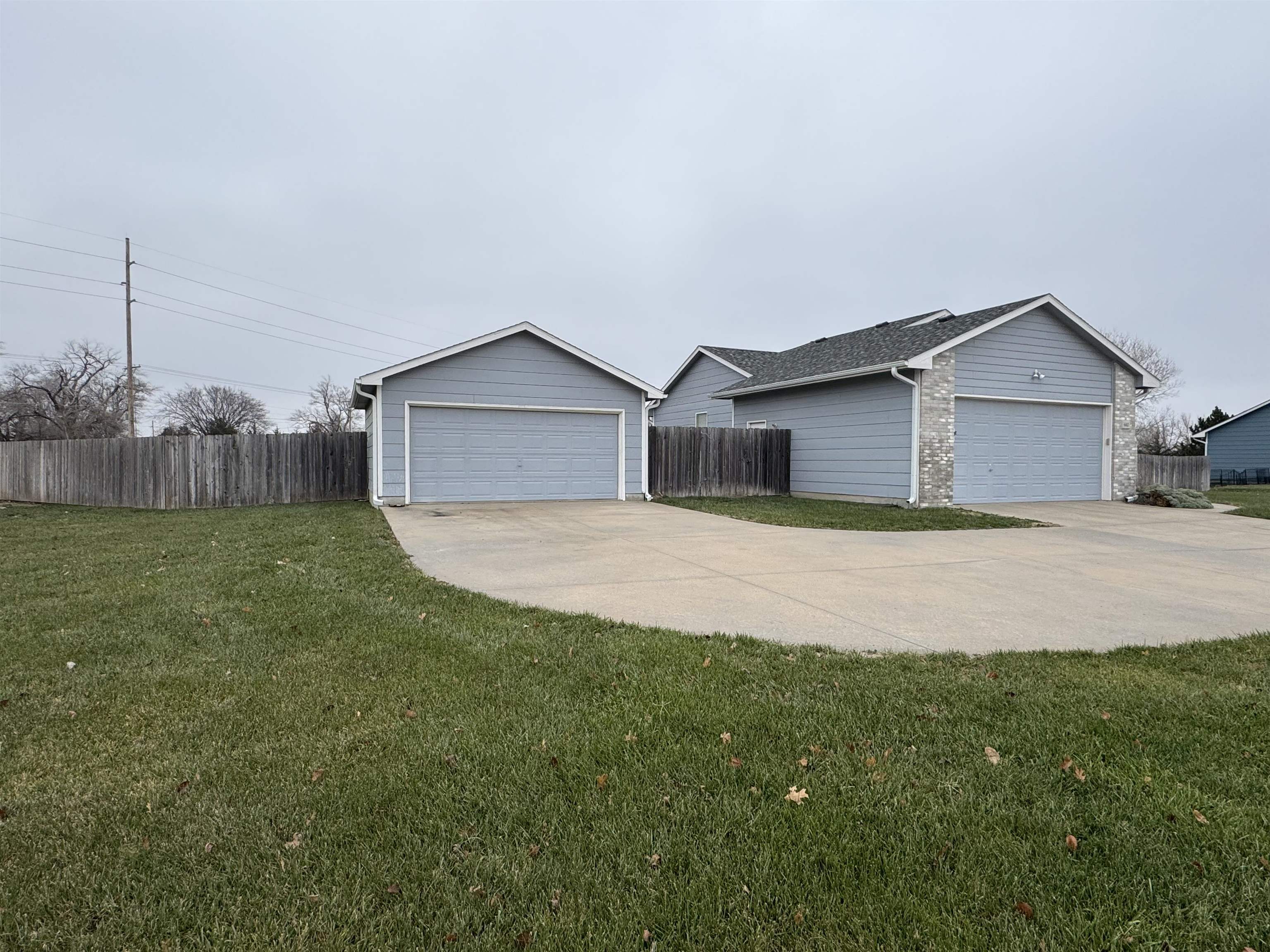 Property Photo:  602 S Meadows Dr  KS 67062 