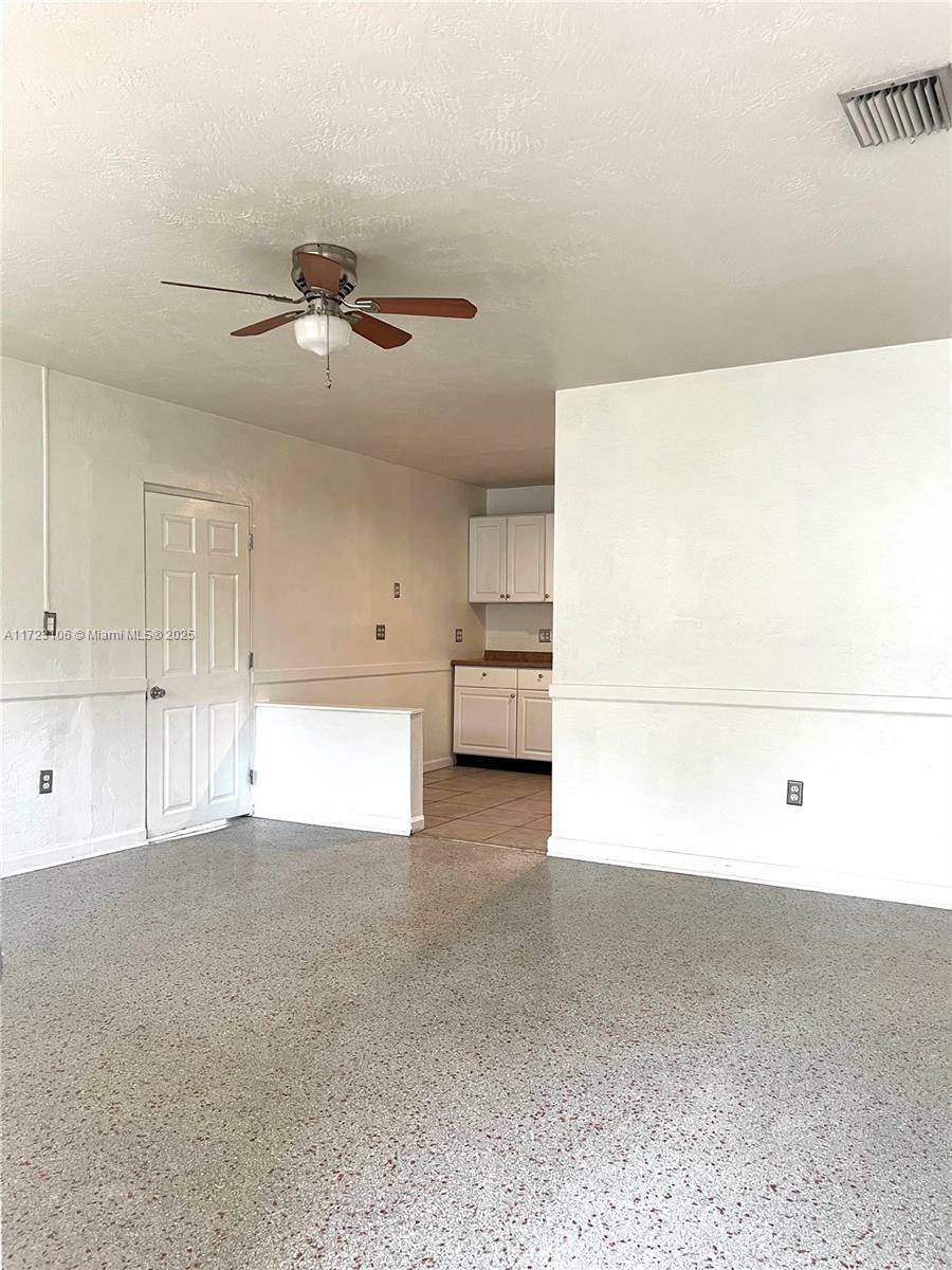 Property Photo:  2323 S Coolidge St  FL 33020 