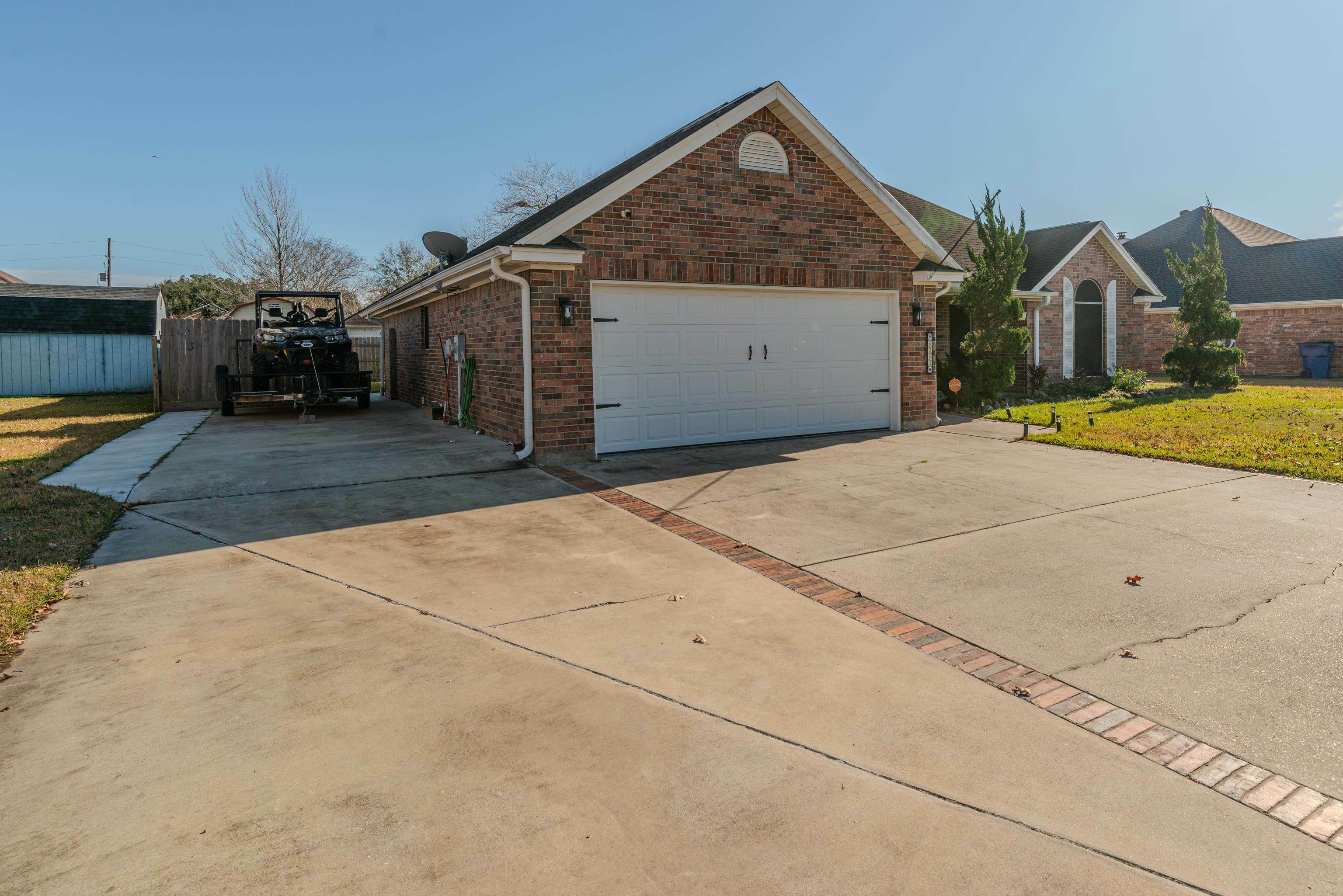 Property Photo:  6060 Crockett  TX 77657 