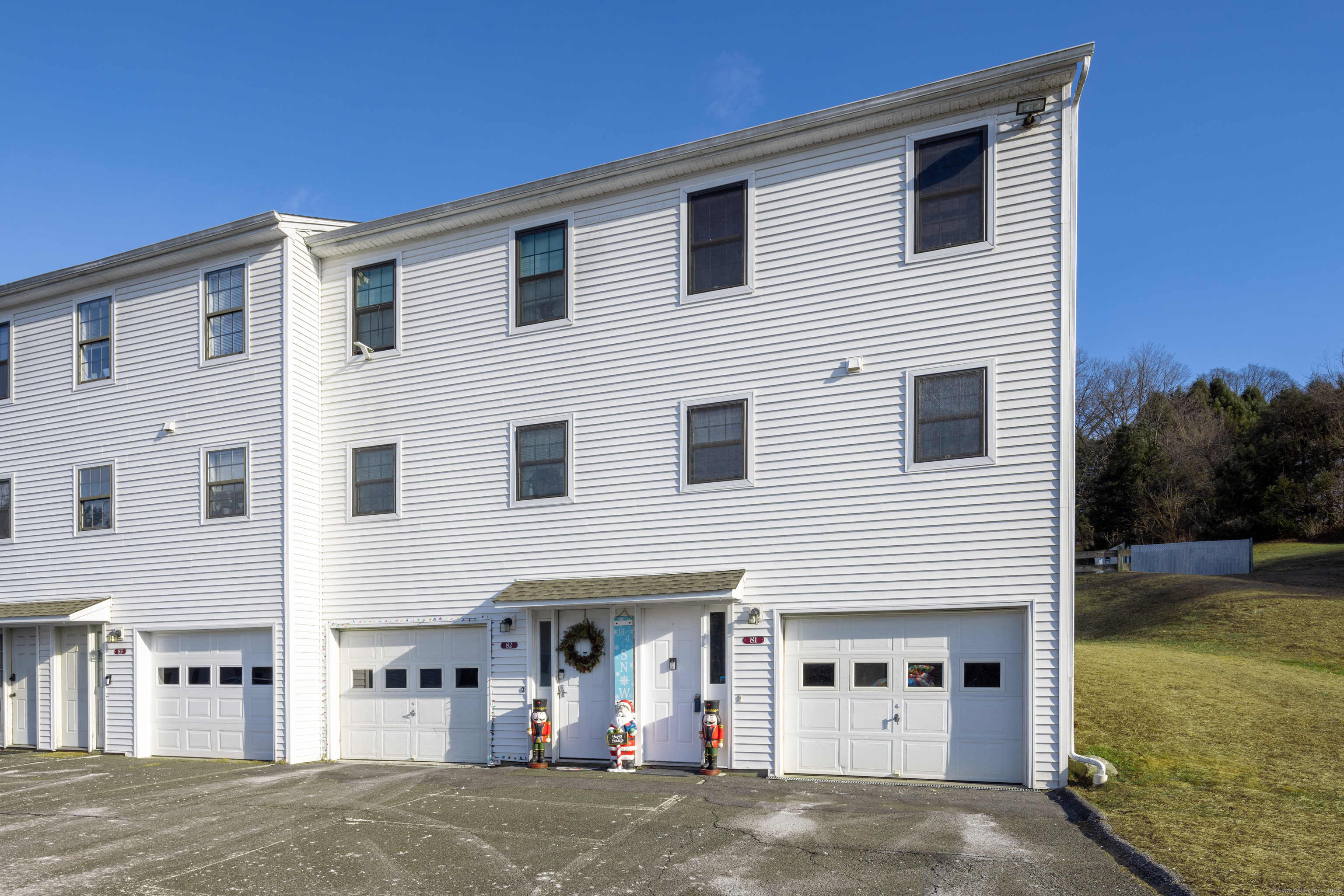 Property Photo: 81 Aspetuck Village 81 CT 06776