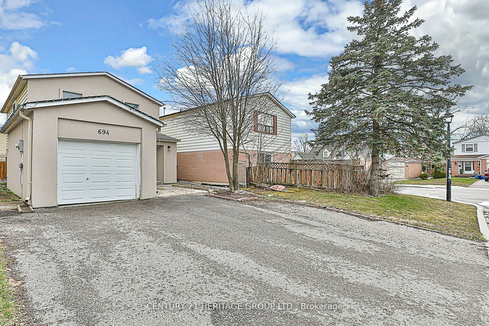 Property Photo:  694 Beman Dr  ON L3Y 4Z2 