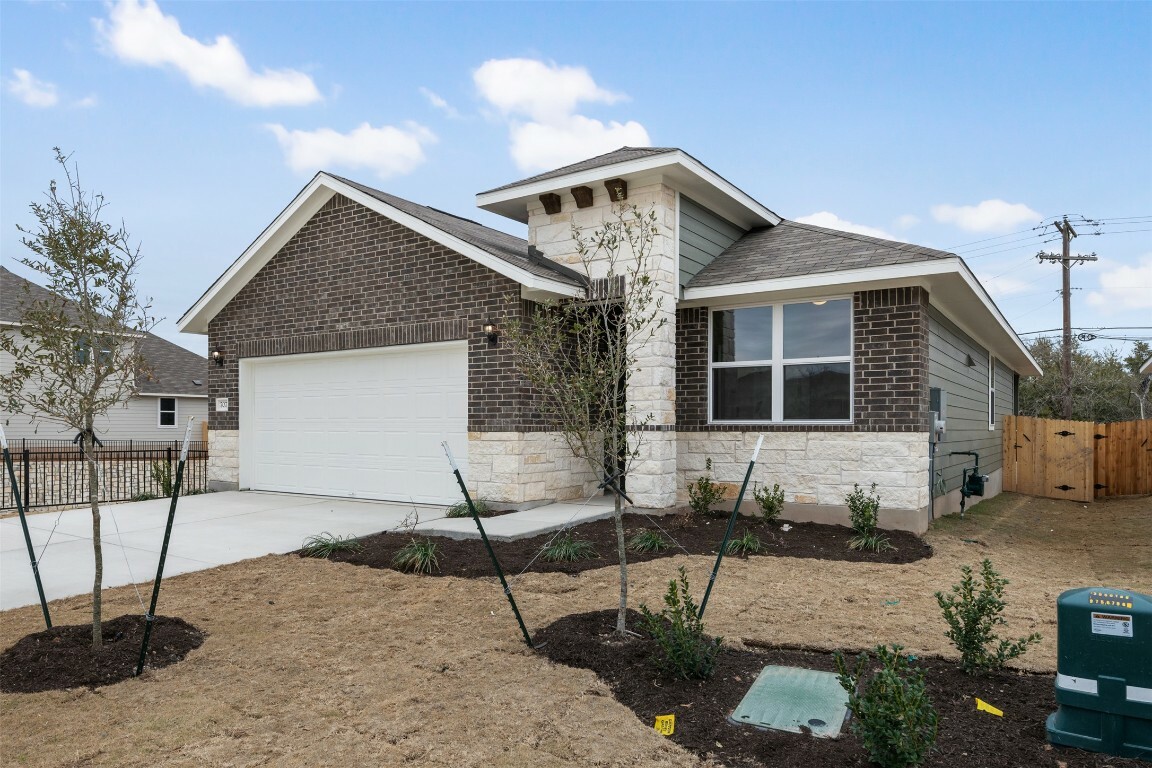 Property Photo: 707 Palo Brea Loop TX 78634