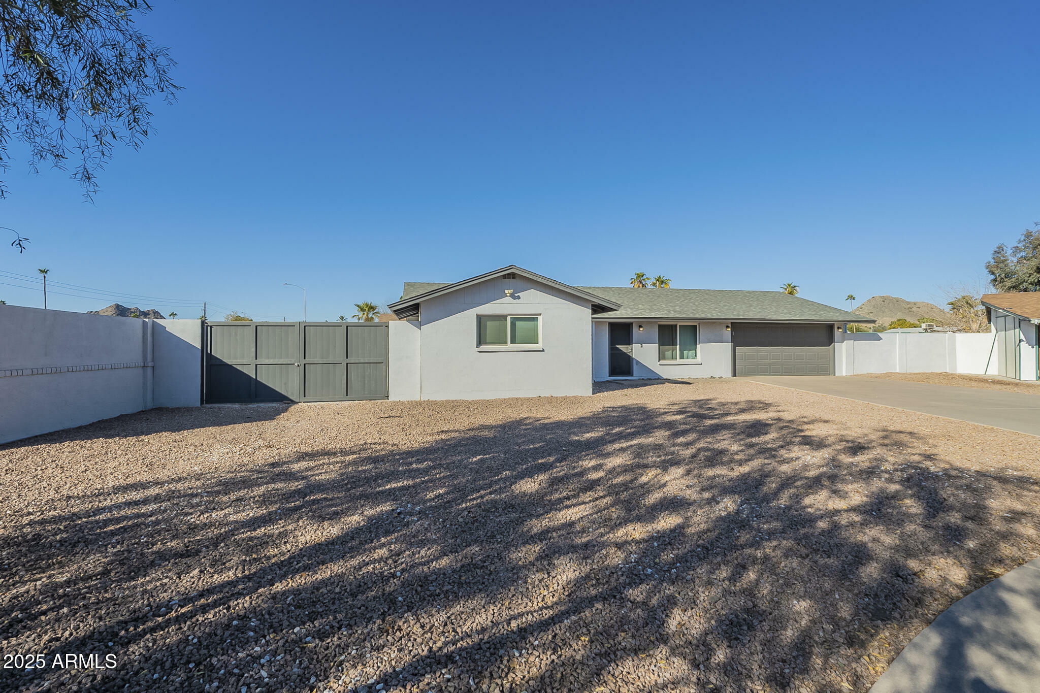 Property Photo:  2914 E Cactus Road  AZ 85032 