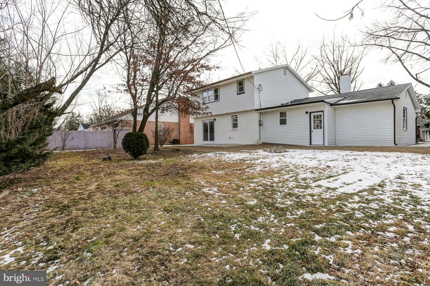 Property Photo:  404 Shield Street  PA 17109 