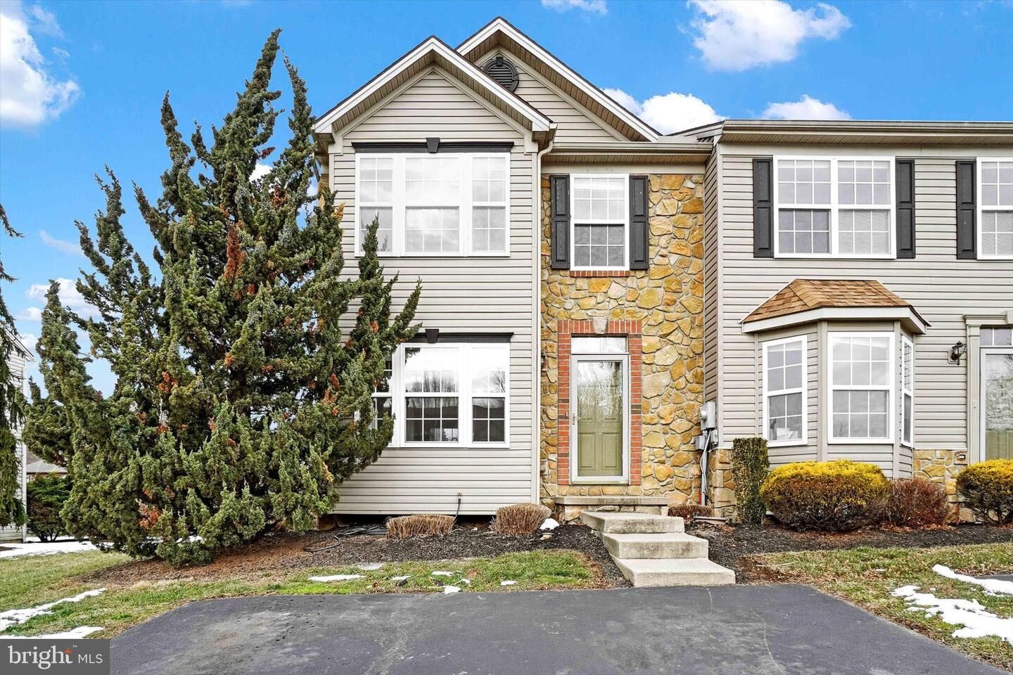 Property Photo:  139 E Beaver Street 139  PA 17406 