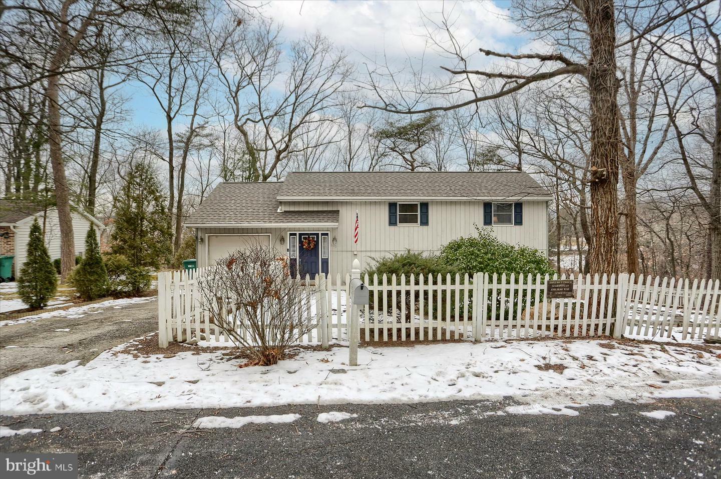 Property Photo:  105 Sharon Road  PA 17025 