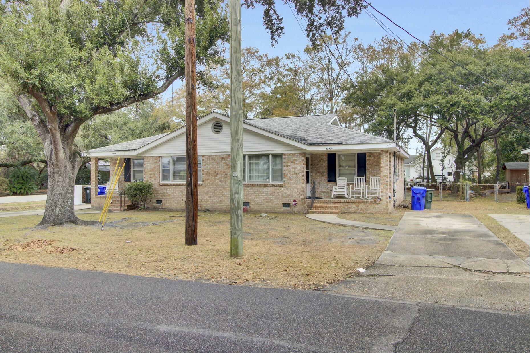 Property Photo:  1740 Pinecrest Road # B A &Amp B  SC 29407 