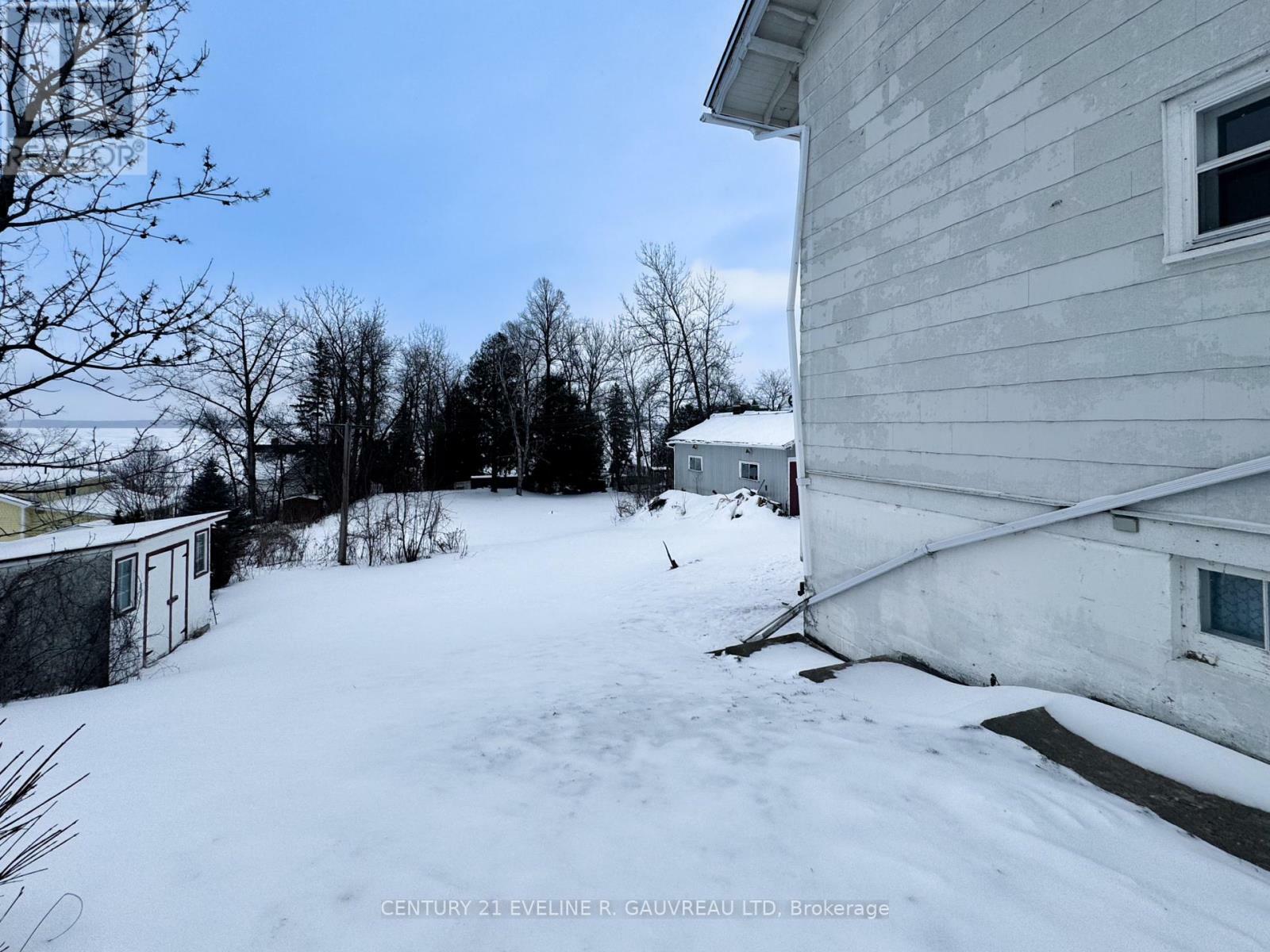 Photo de la propriété:  609 Brewster Street  ON P0J 1K0 