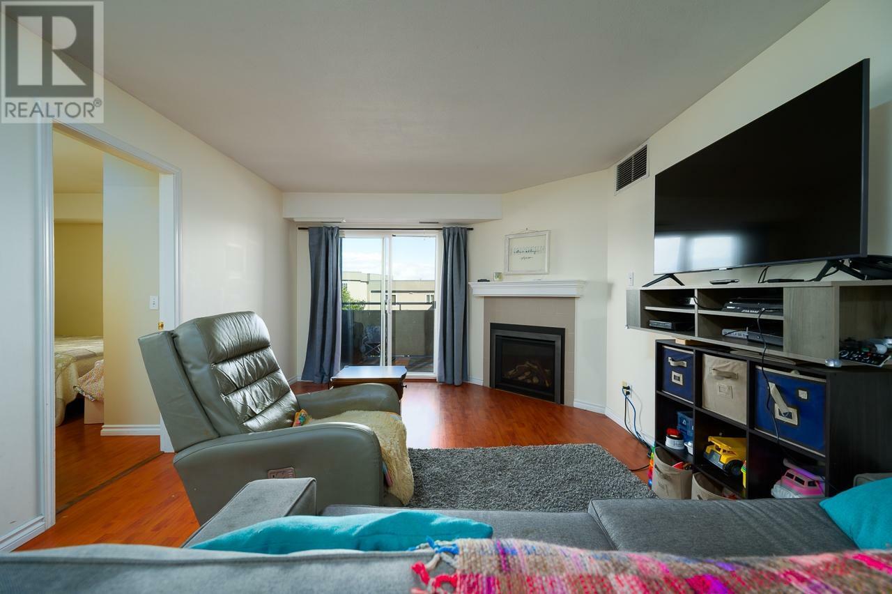 Property Photo:  1185 Hugh Allan Drive 403  BC V1S 1T3 