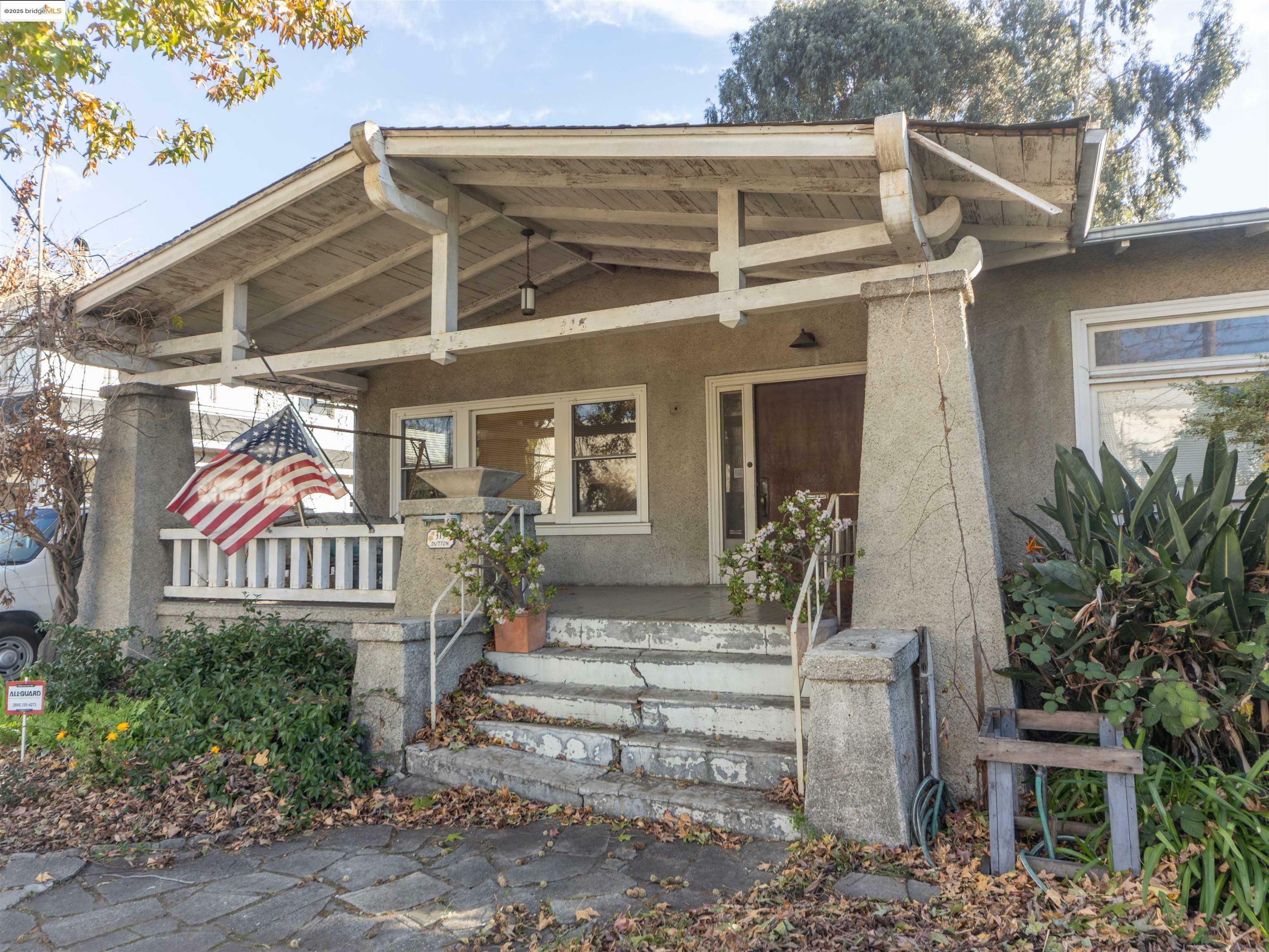 Property Photo:  315 Dutton Ave  CA 94577 