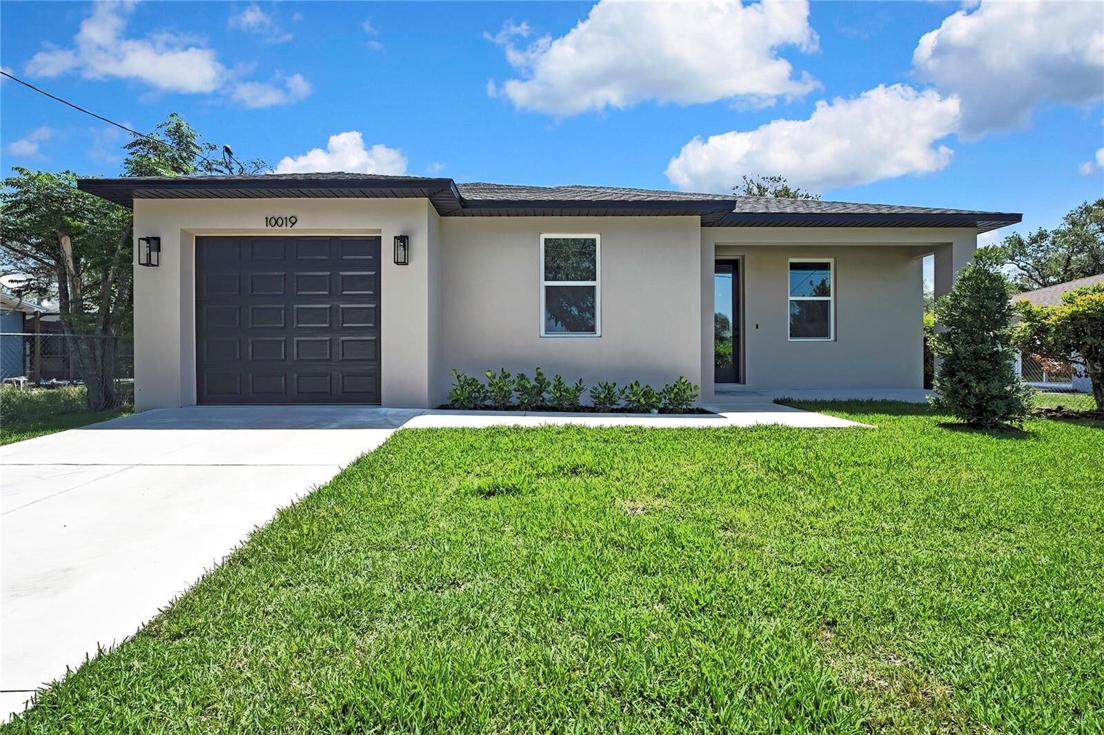 Property Photo:  10019 N Hyaleah  FL 33617 