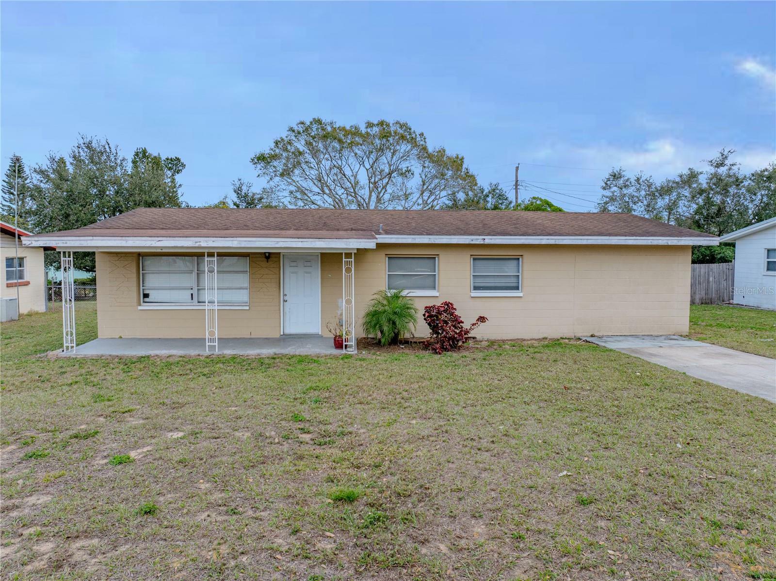 Property Photo:  411 8th Street S  FL 33838 