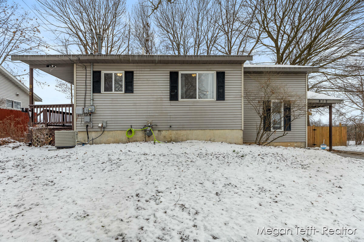 Property Photo:  812 Norwich Avenue SW  MI 49503 