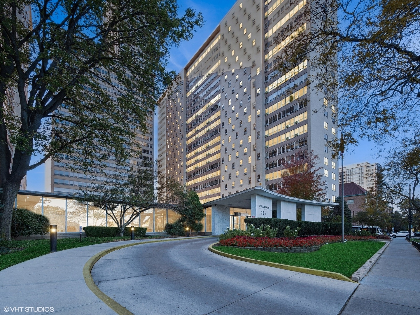 Property Photo:  3950 N Lake Shore Drive 2301  IL 60613 