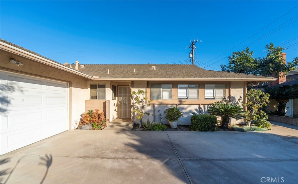 Property Photo:  15462 Victoria Lane  CA 92647 