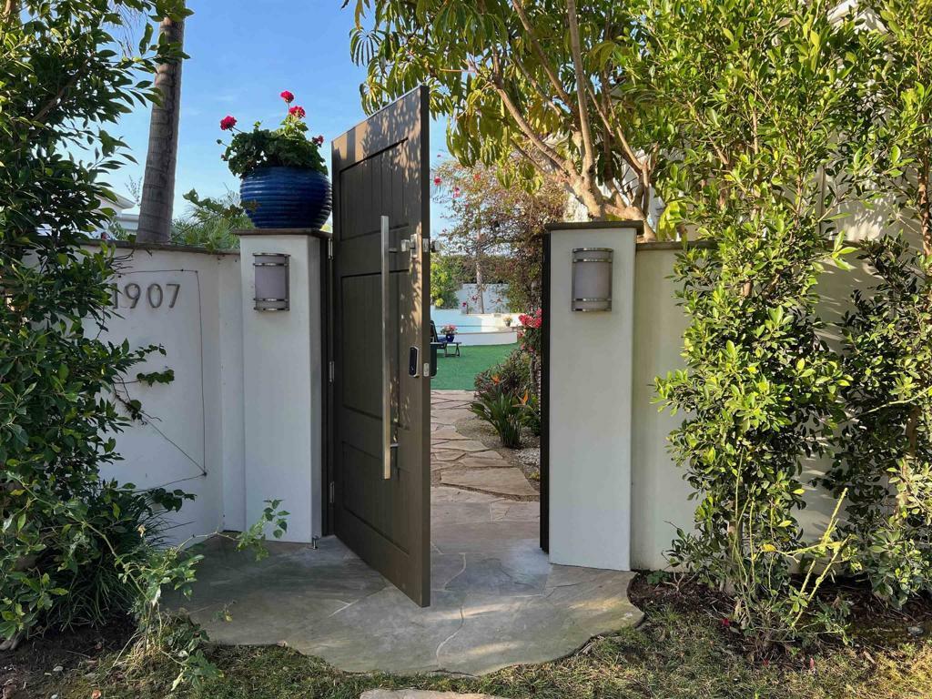 Property Photo:  1907 Chubasco Drive  CA 92625 