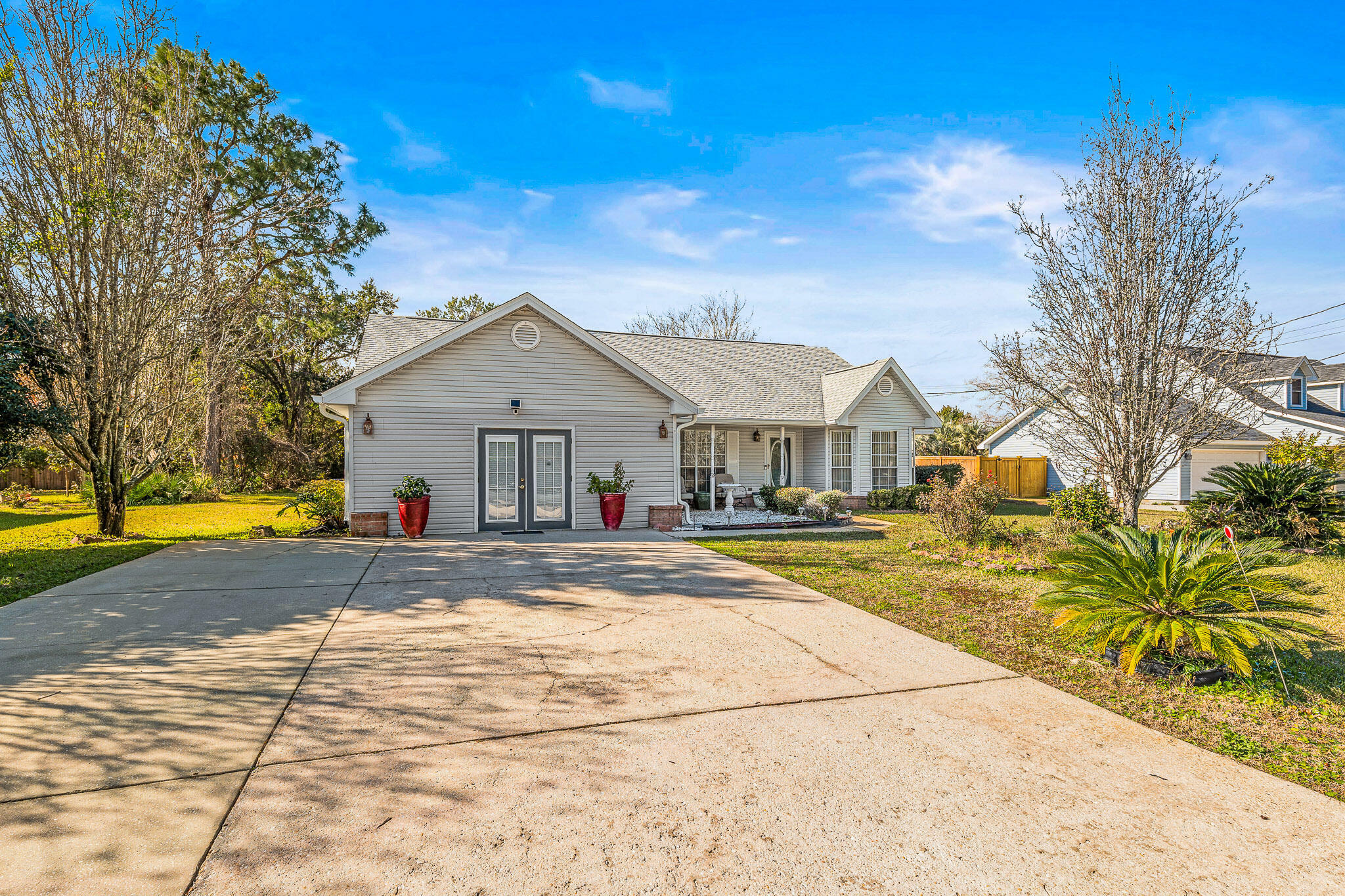 Property Photo:  2165 Rosewood Drive  FL 32566 