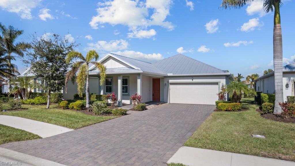 Property Photo: 14540 Topsail Dr FL 34114