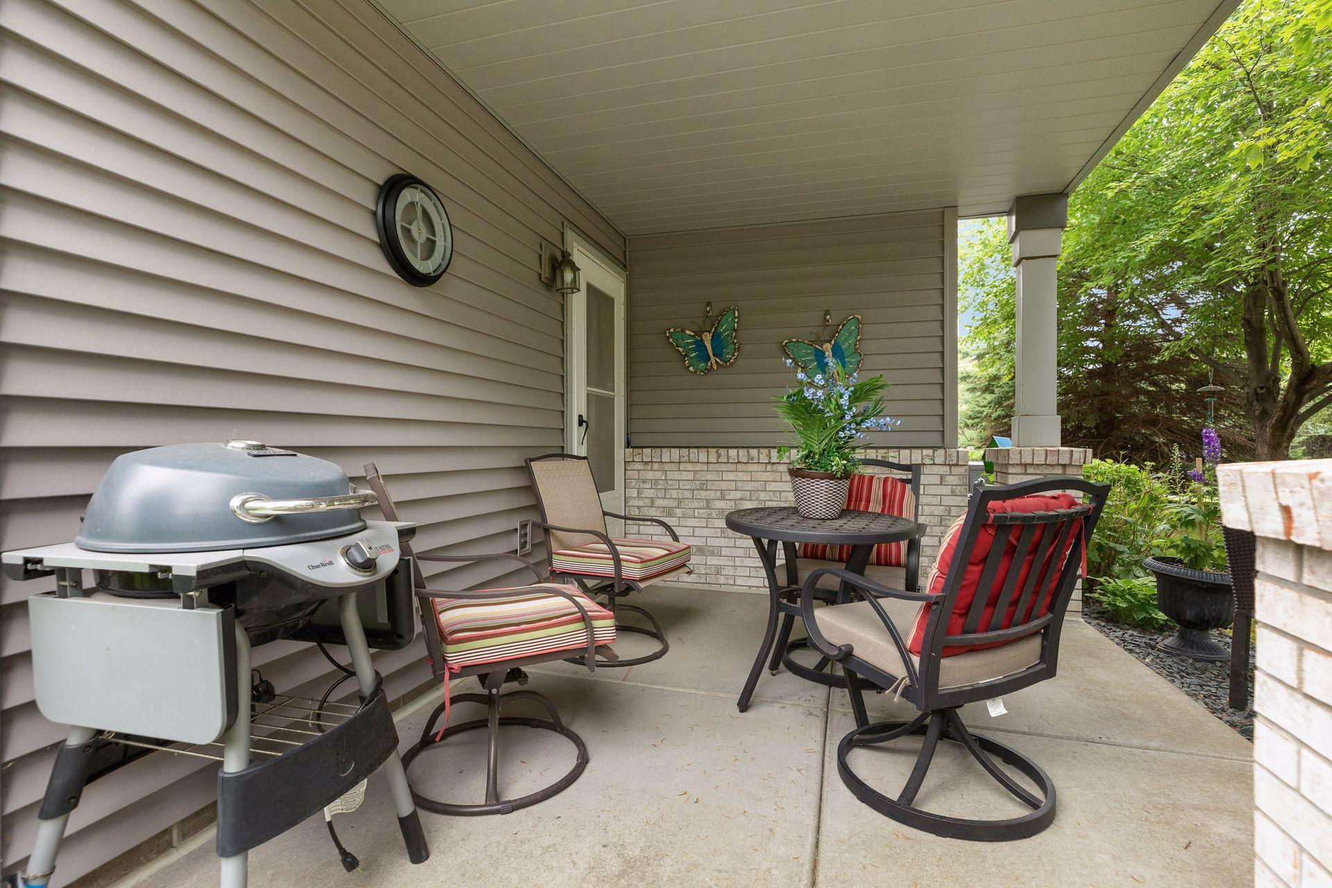 Property Photo:  2548 Manitou Lane  MN 55110 