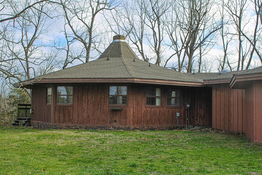 Property Photo:  2718 N Center Loop  AR 72601 