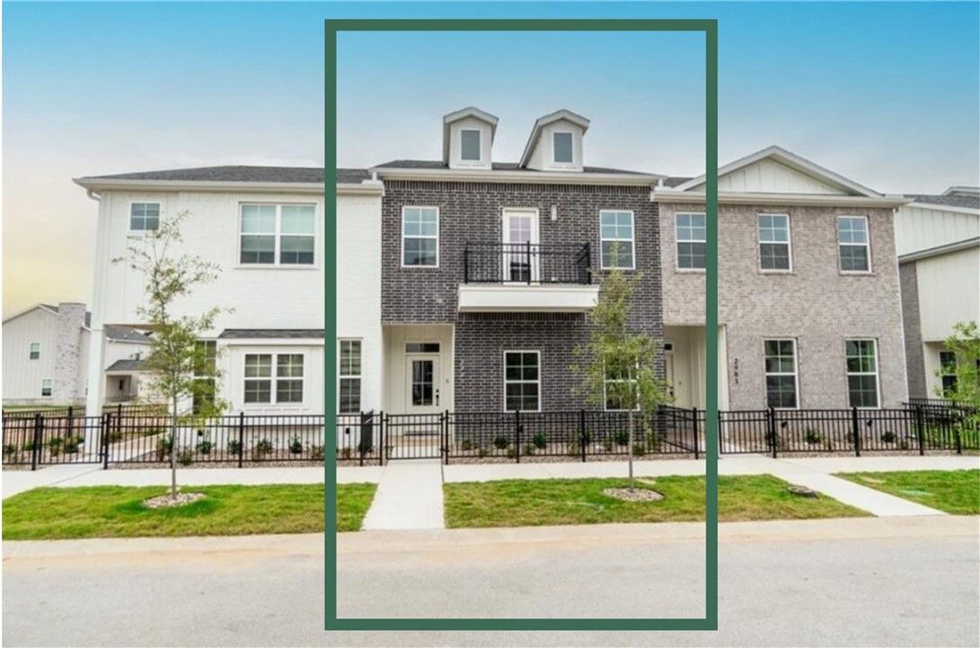 Property Photo:  2901 SW Arlington Boulevard  AR 72713 