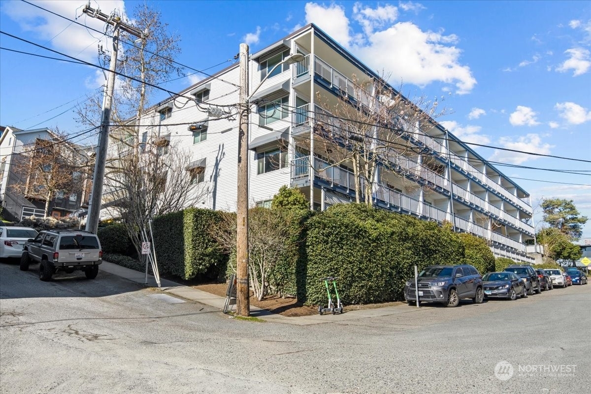 762  Hayes Street 18  Seattle WA 98109 photo