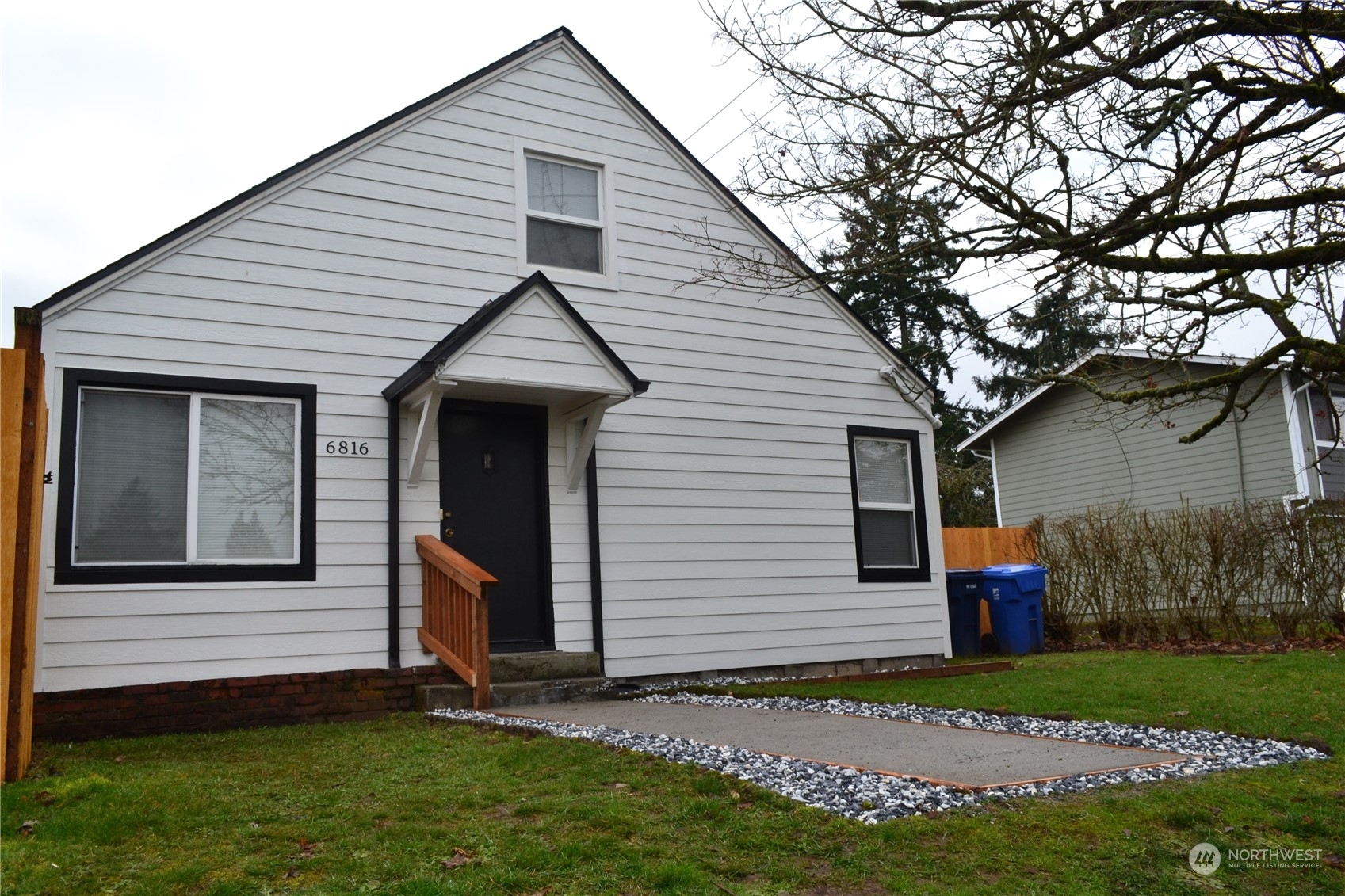 Property Photo:  6816 E L Street  WA 98404 