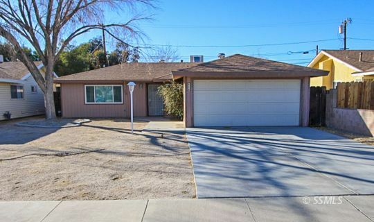 Property Photo:  229 Rancho St  CA 93555 