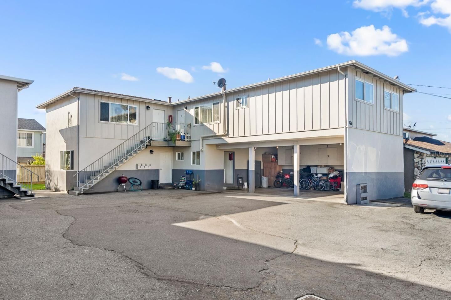 Property Photo:  466 Willow Avenue  CA 94019 