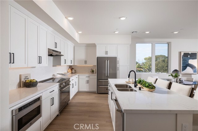 Property Photo: 414 Main Street 220 CA 92648