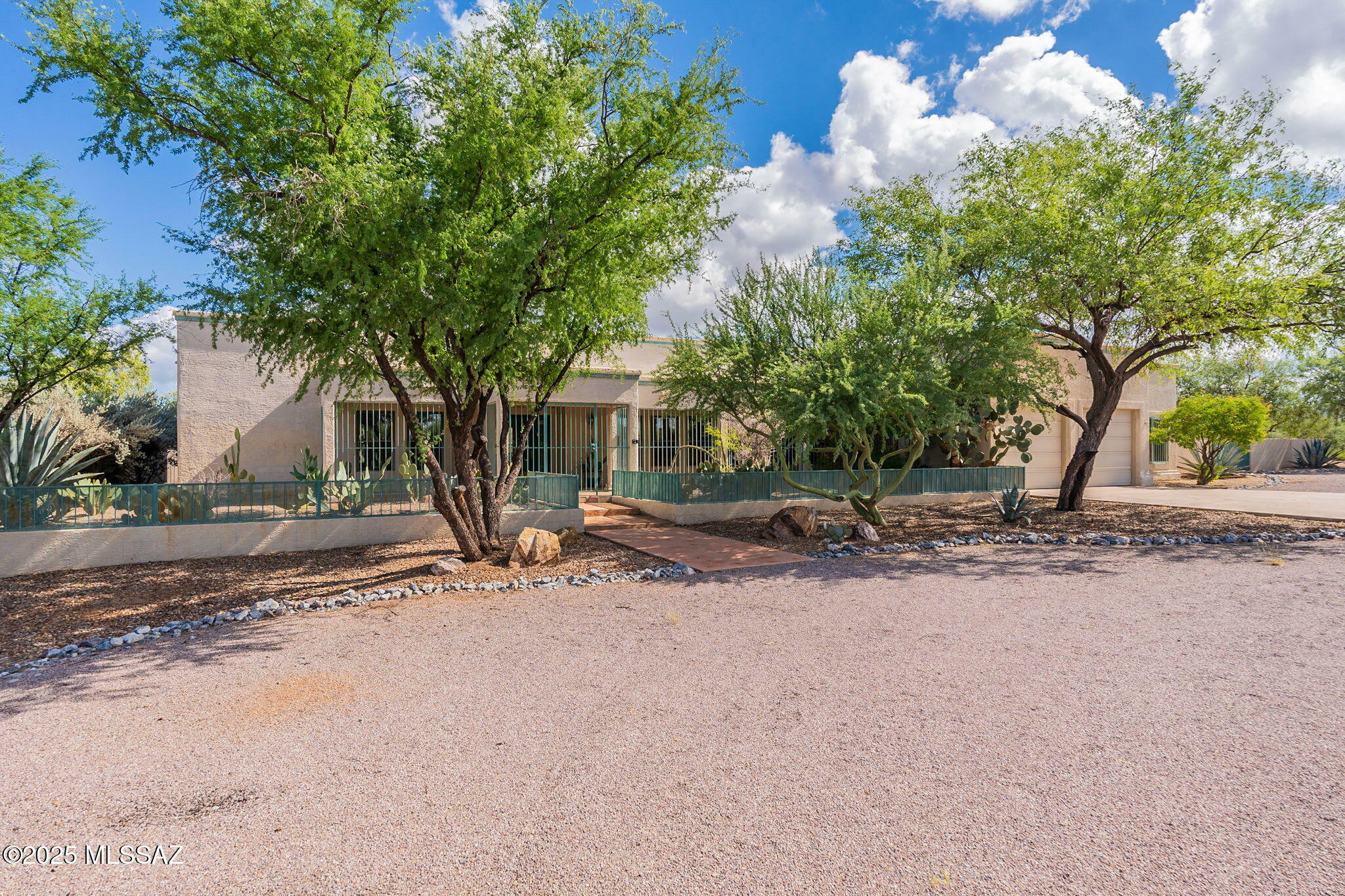 Property Photo:  17 Alcalde Lane  AZ 85648 