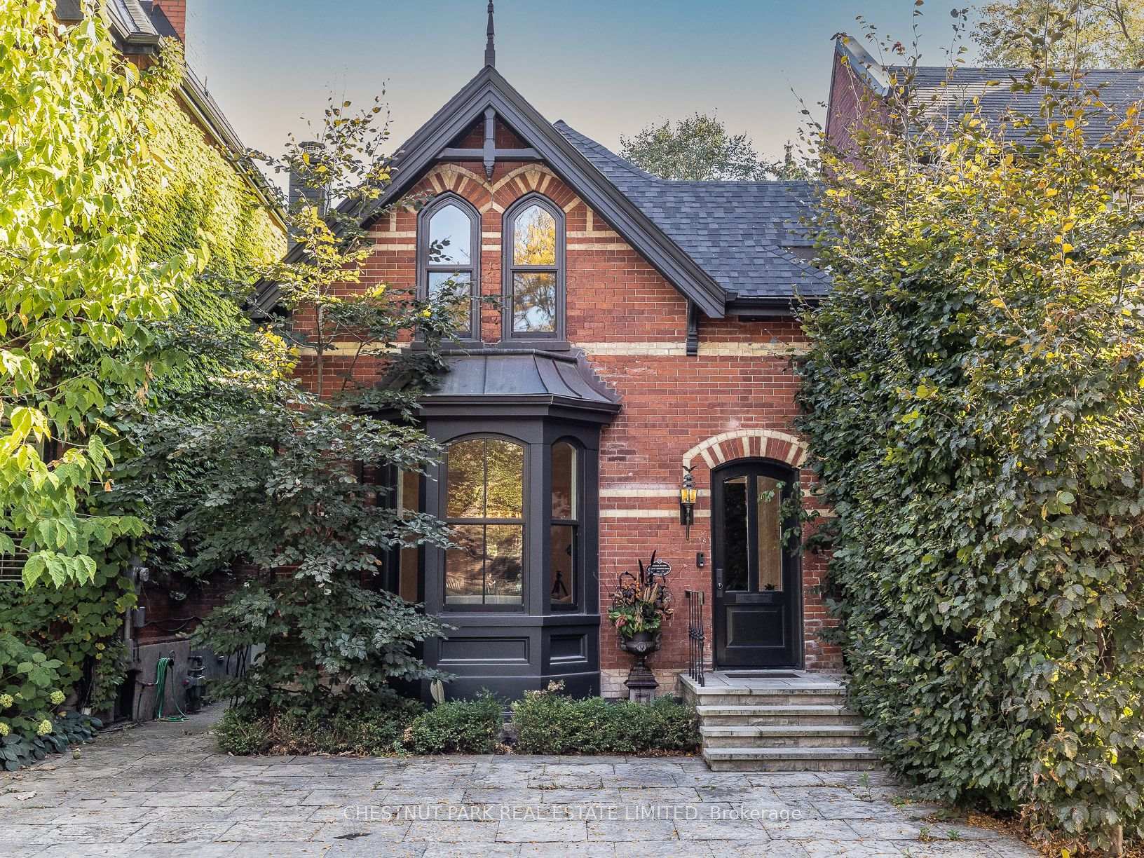 Property Photo: 41 Boswell Avenue ON M5R 1M5