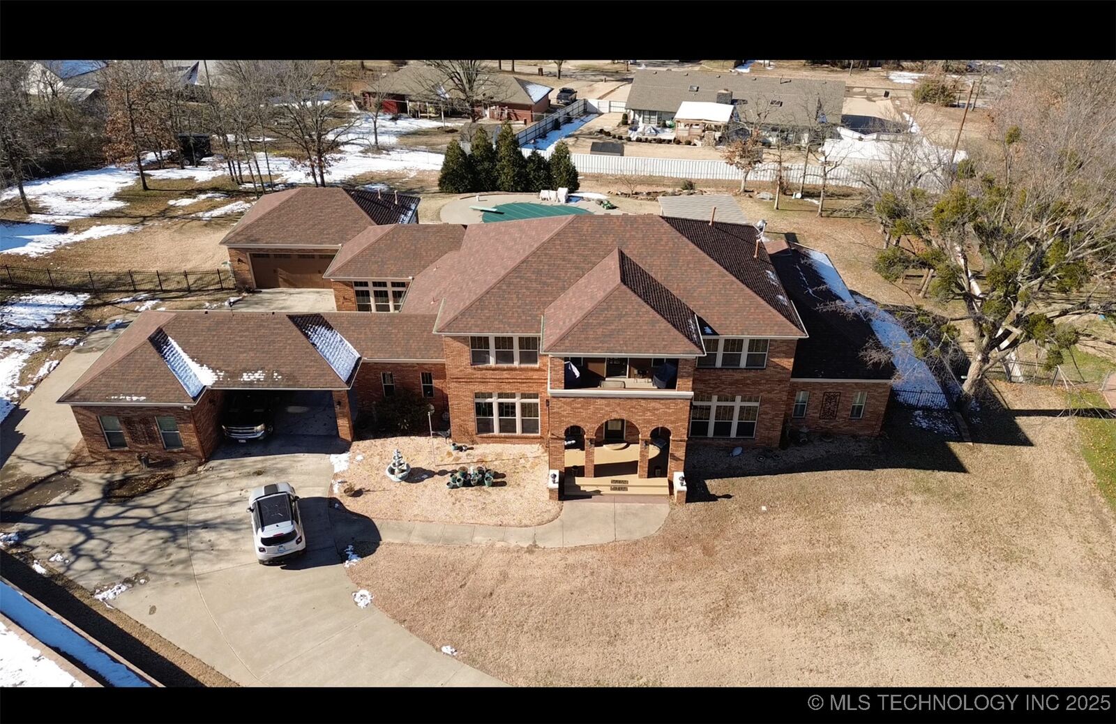 Property Photo: 4 S Webb Place OK 74066