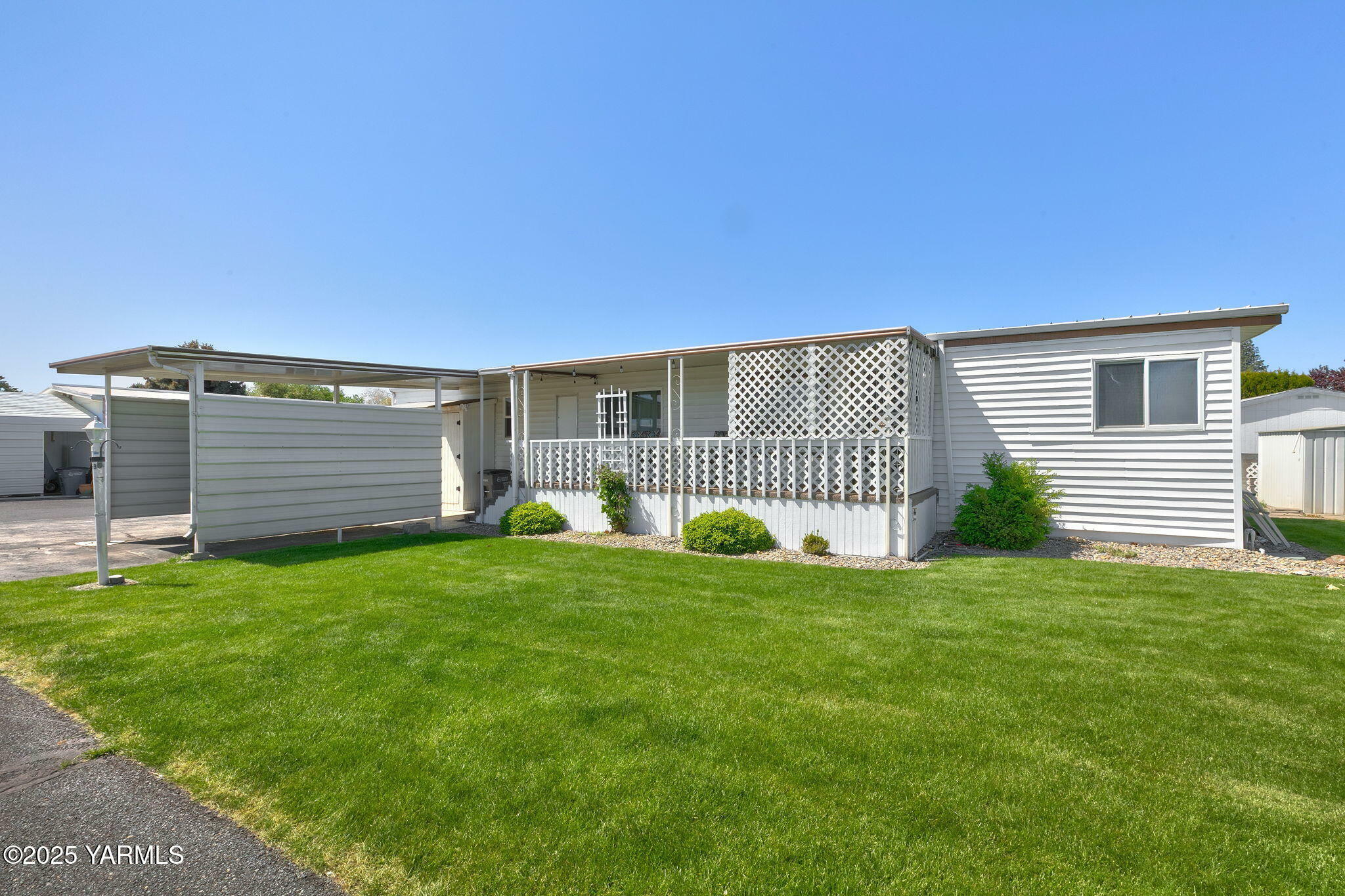 Property Photo: 55 W Washington Ave 59 WA 98903