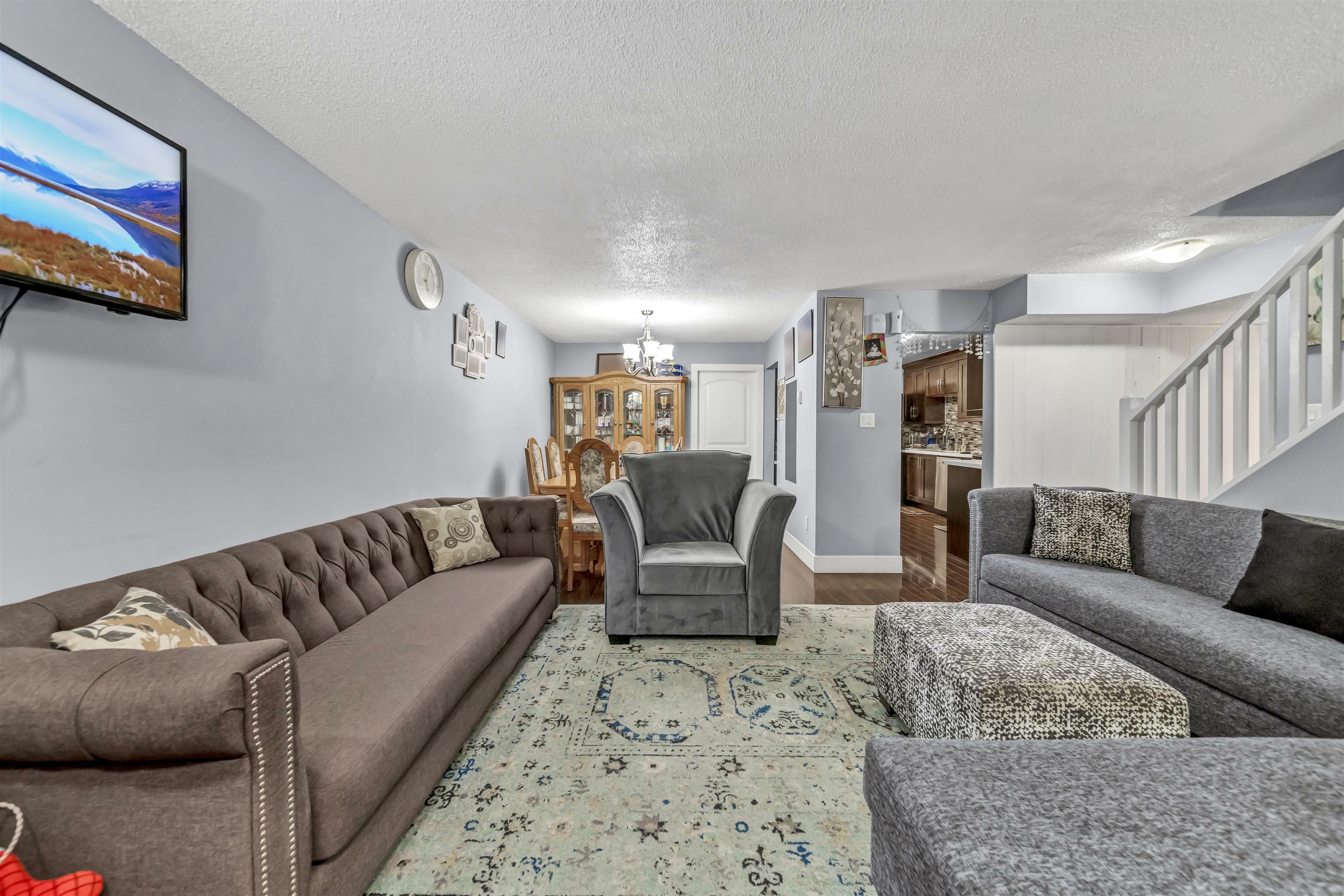 Photo de la propriété: 8555 King George Boulevard 27 BC V3W 5C3