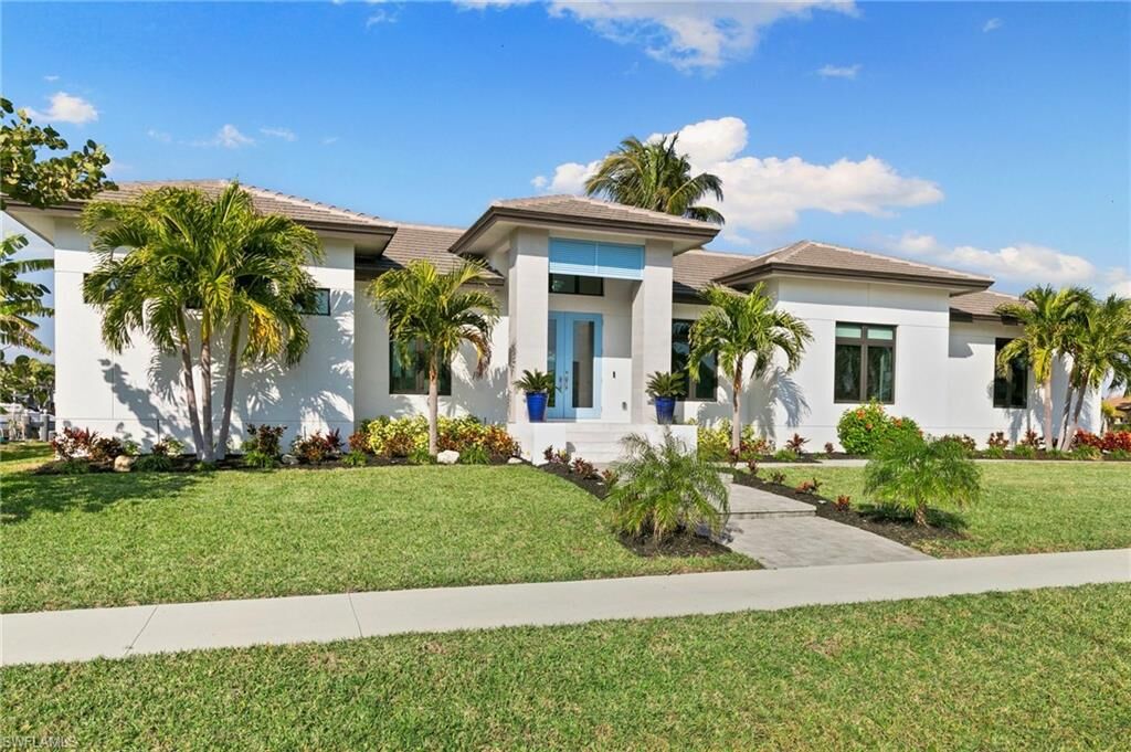 Property Photo:  100 Templewood Ct  FL 34145 