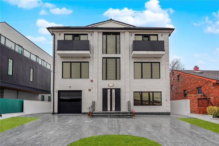 86 Whitman Drive  Brooklyn NY 11234 photo