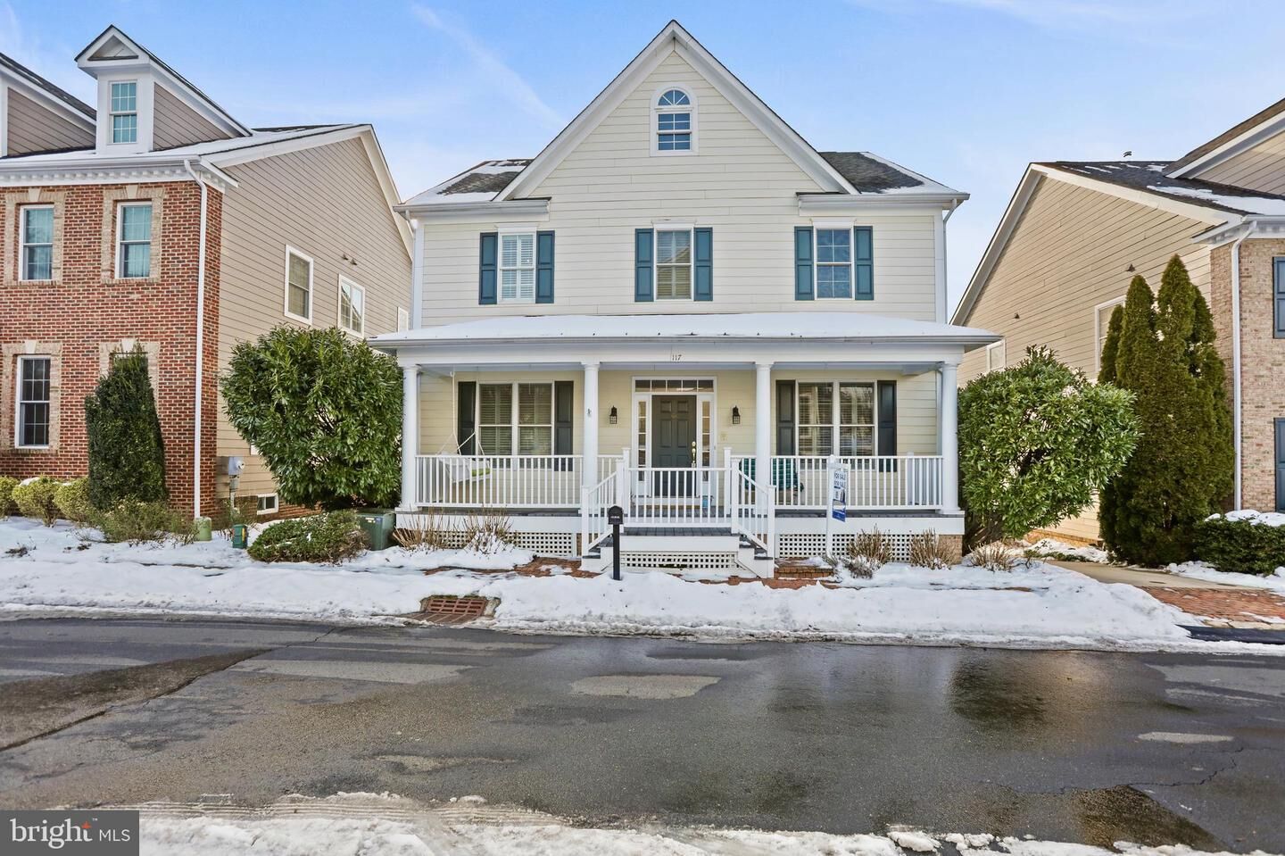 Property Photo: 117 Amalfi Court VA 20132